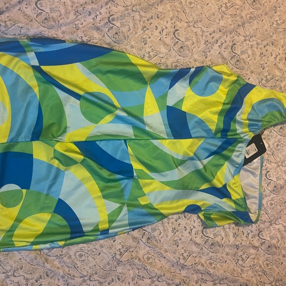 Plus Size Asymmetrical Sleeveless Cocktail Dress - Picture 4 of 5